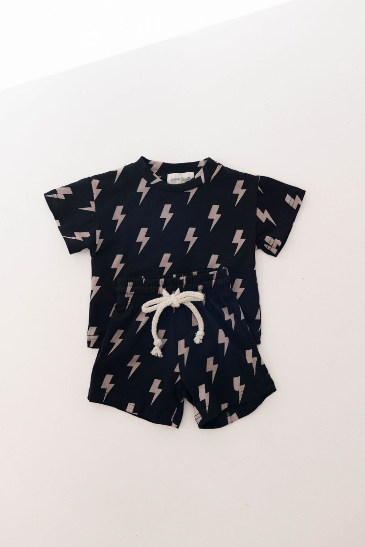 Conjunto corto | Relámpago negro