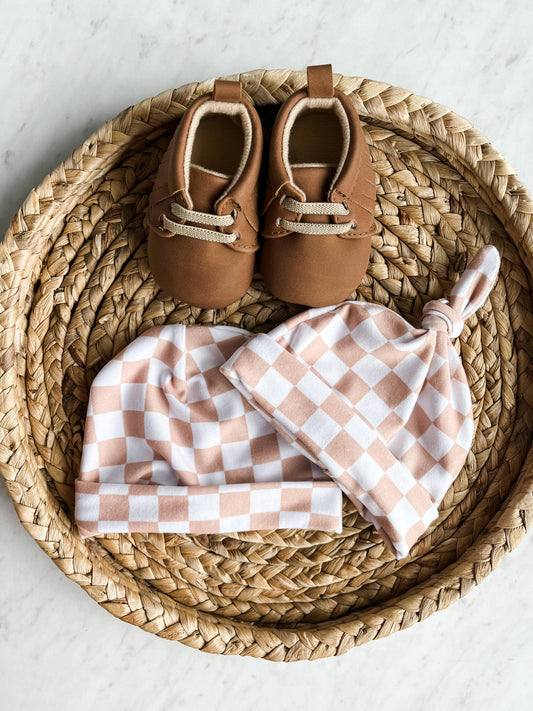 Gorro para bebé recién nacido - Cuadros anudados