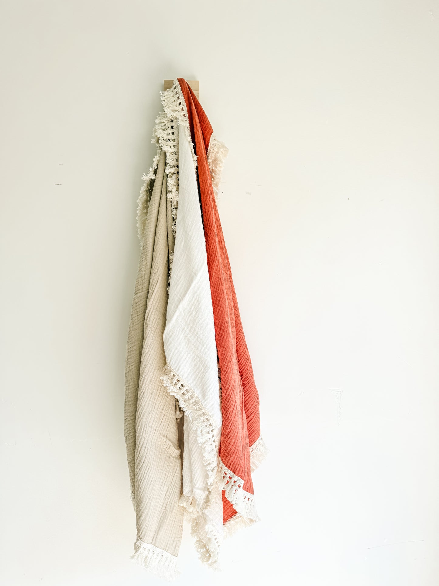 Manta de muselina con flecos