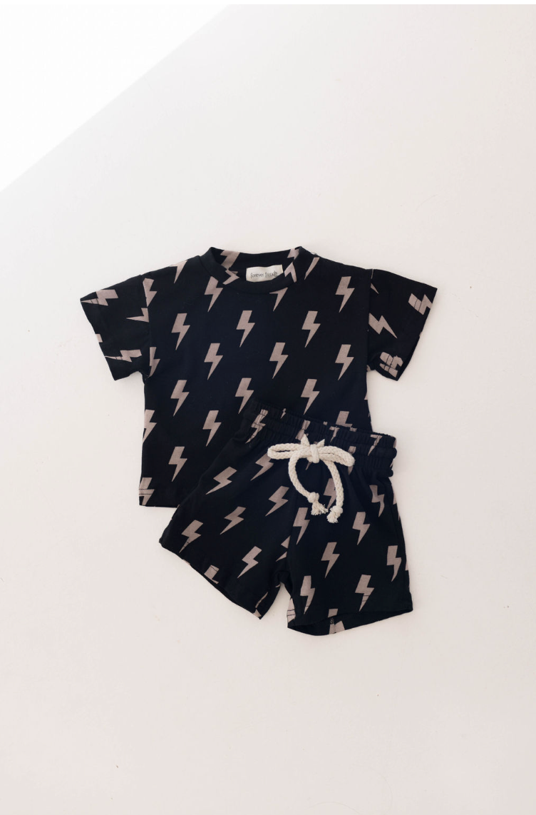 Conjunto corto | Relámpago negro