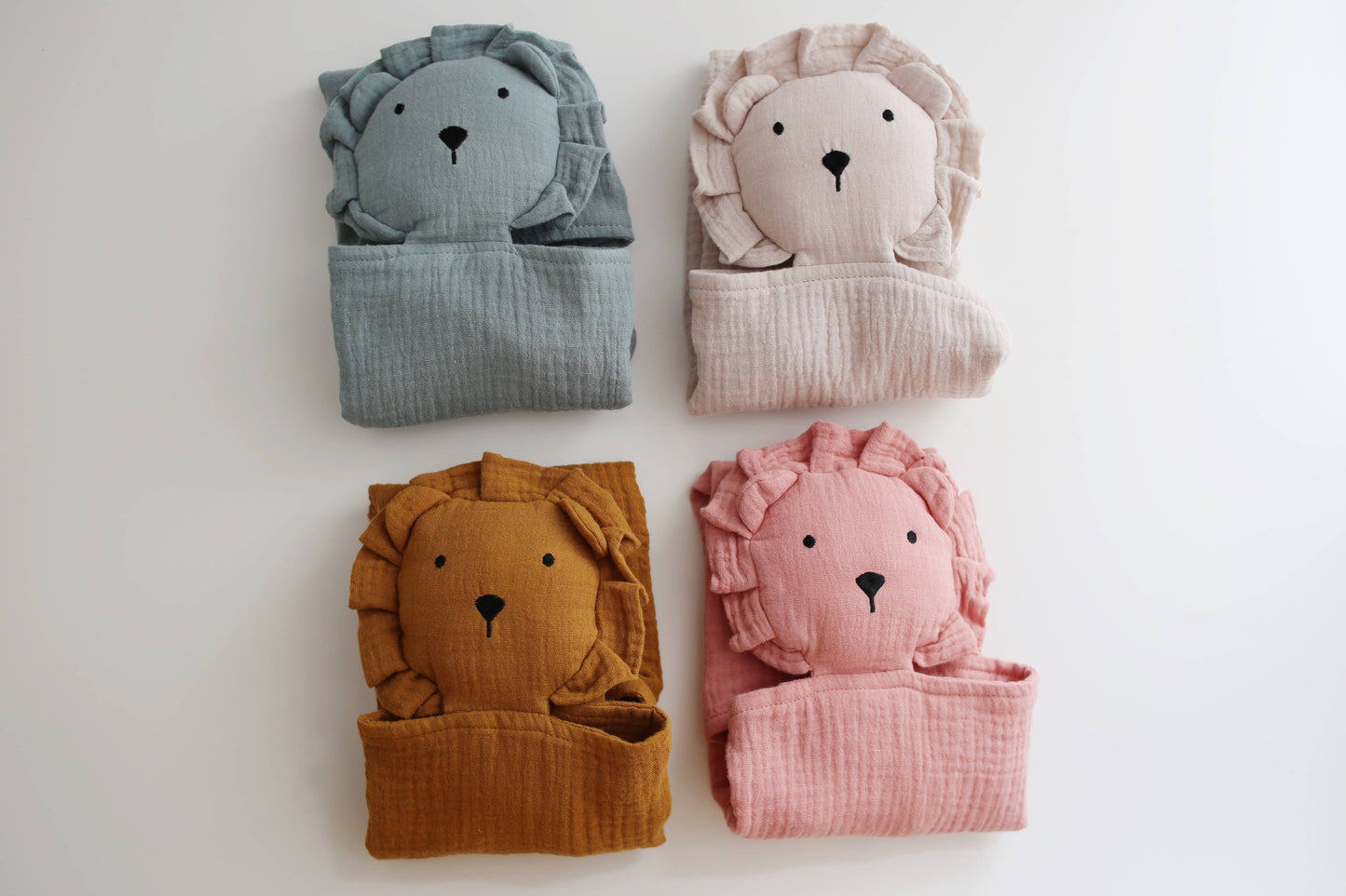 Toffee Lion Organic Cotton Muslin Lovey Blanket