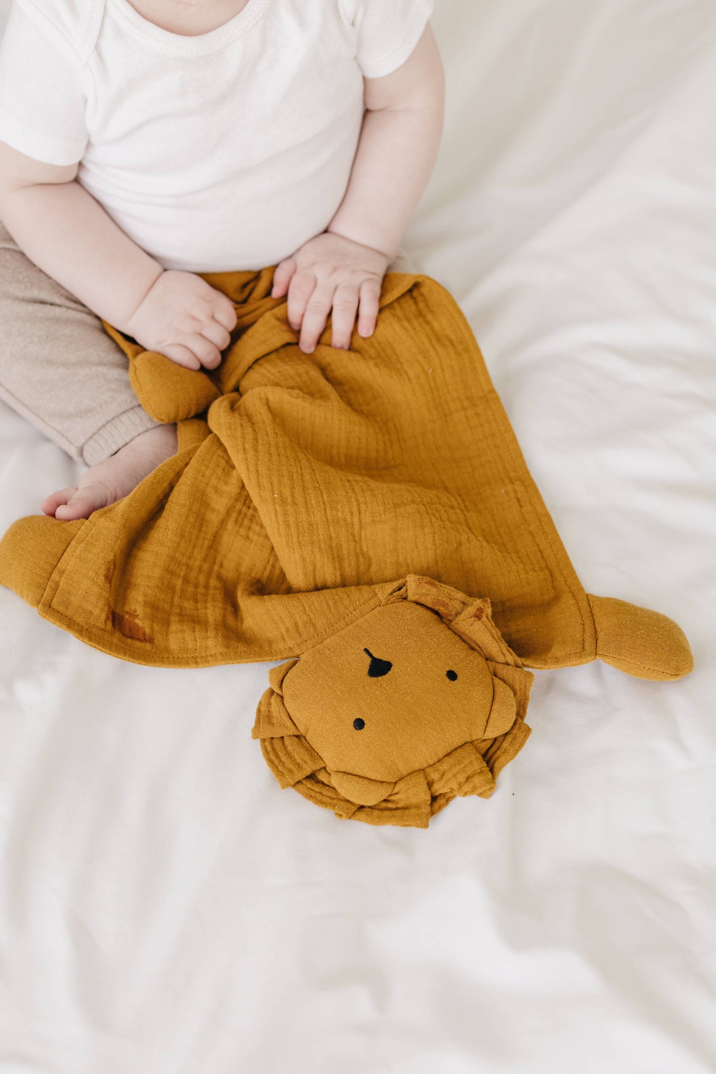 Toffee Lion Organic Cotton Muslin Lovey Blanket