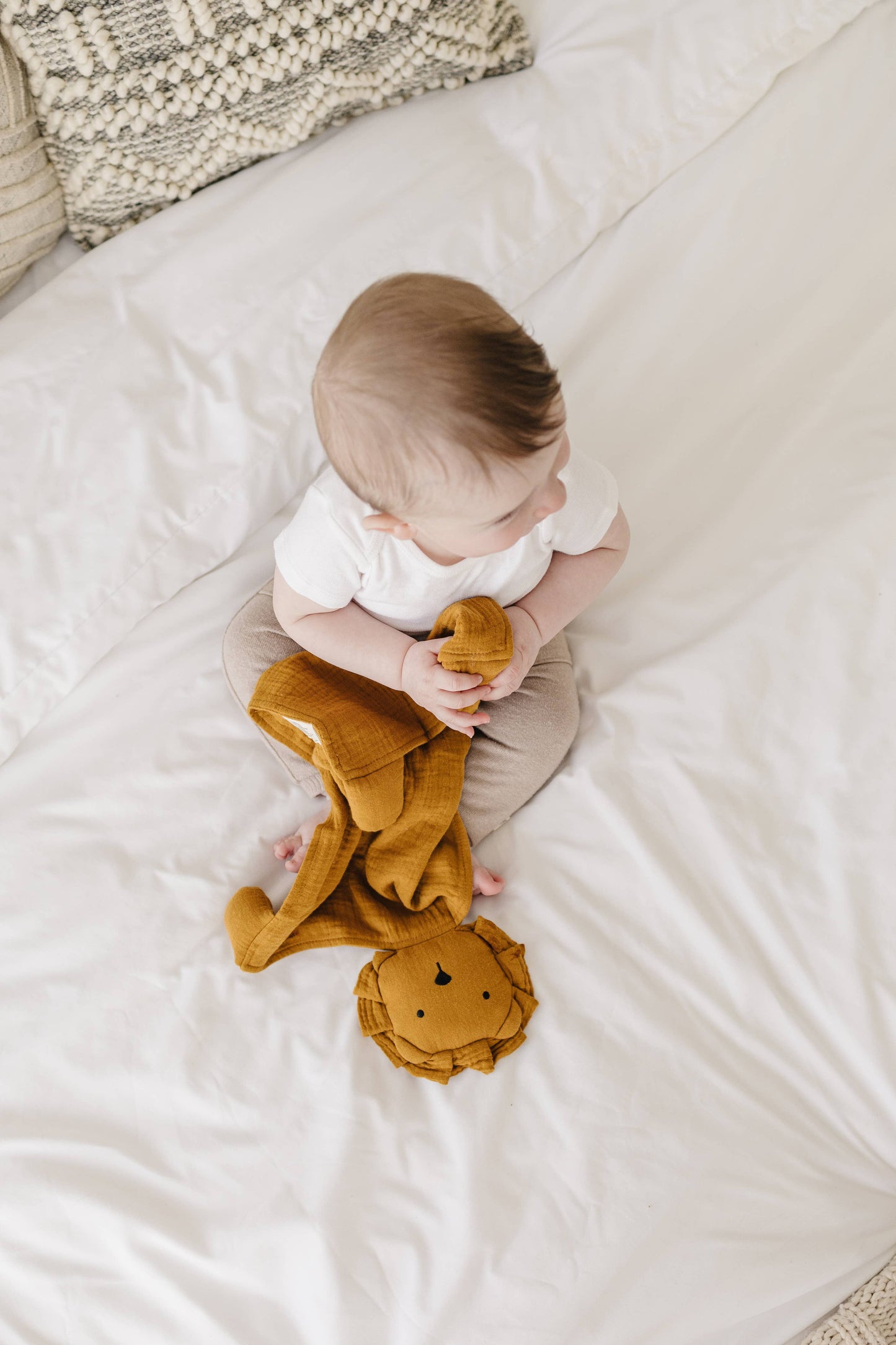 Toffee Lion Organic Cotton Muslin Lovey Blanket