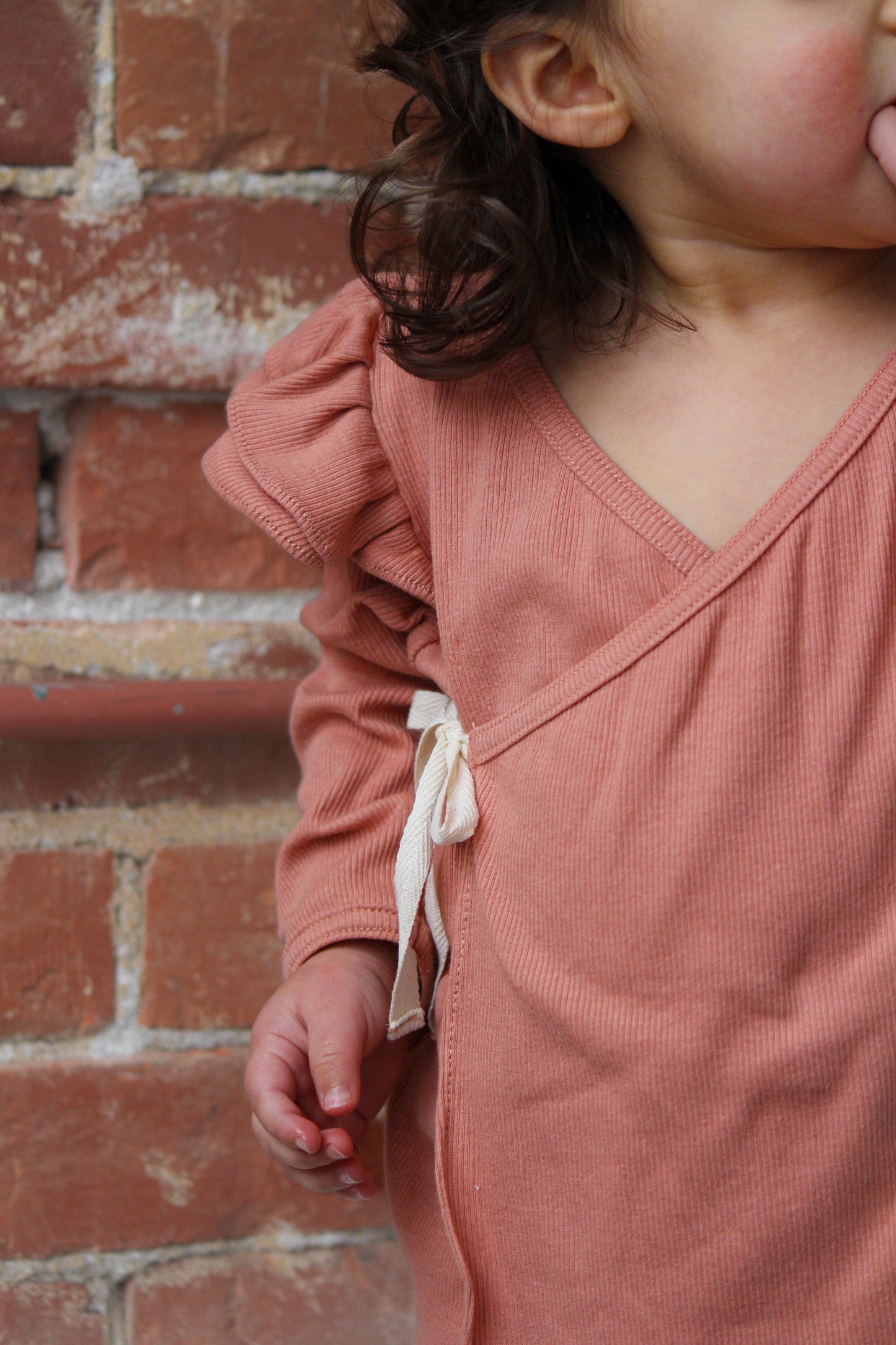 Ribbed Flutter Sleeve Set