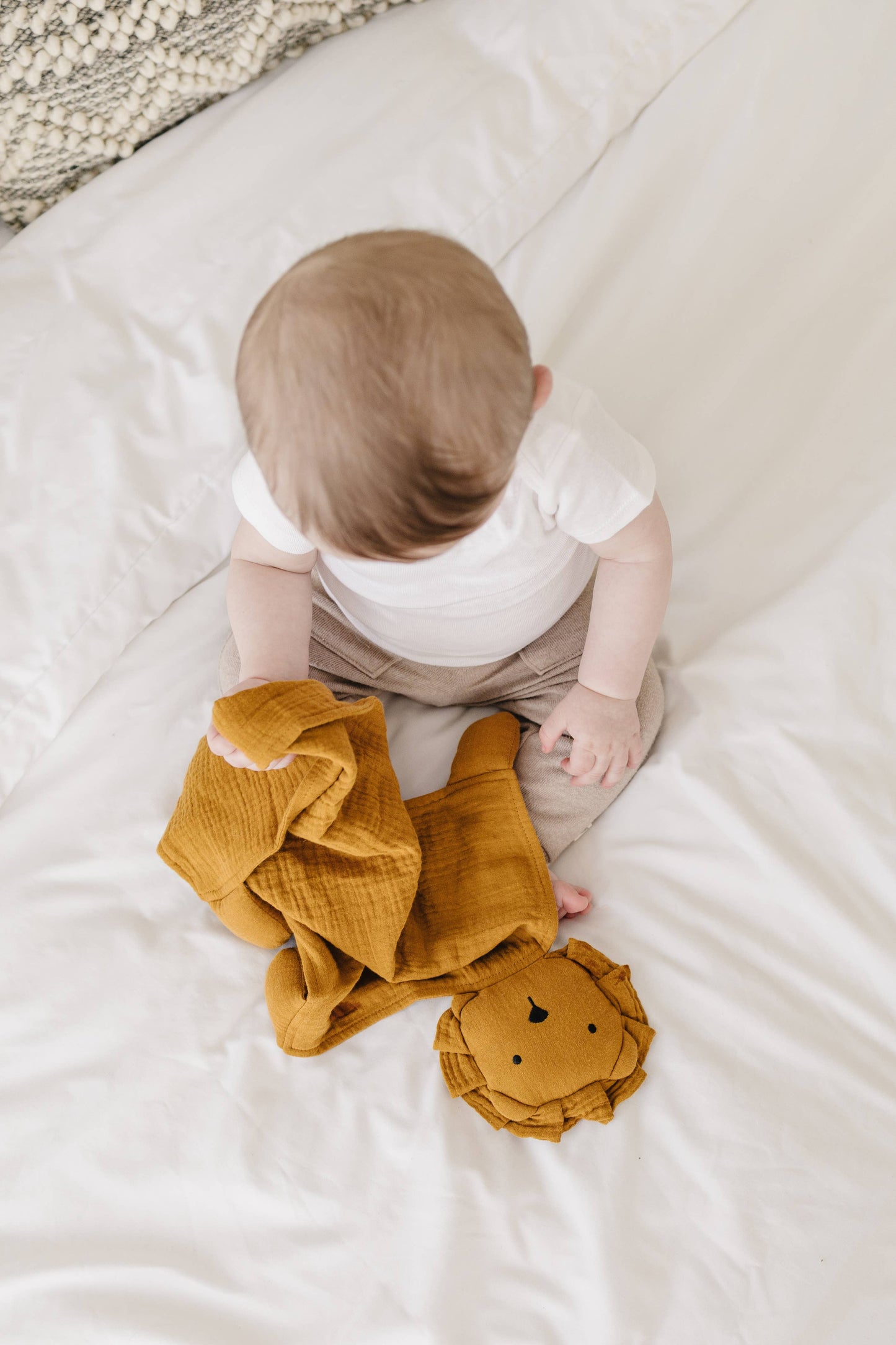 Toffee Lion Organic Cotton Muslin Lovey Blanket